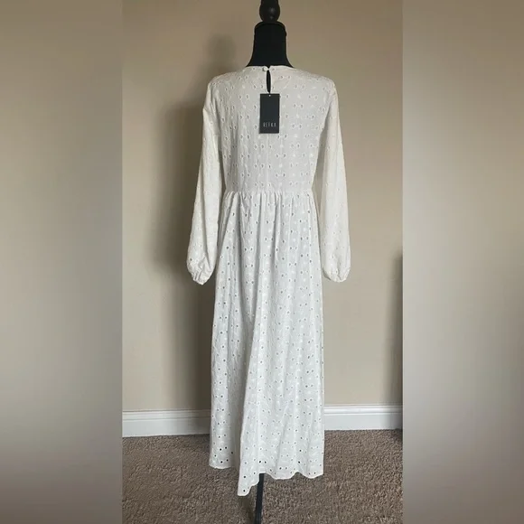 Women Off White Fully Lined Long sleeve Modest Dress Size 4 US - Picture 4 of 6
